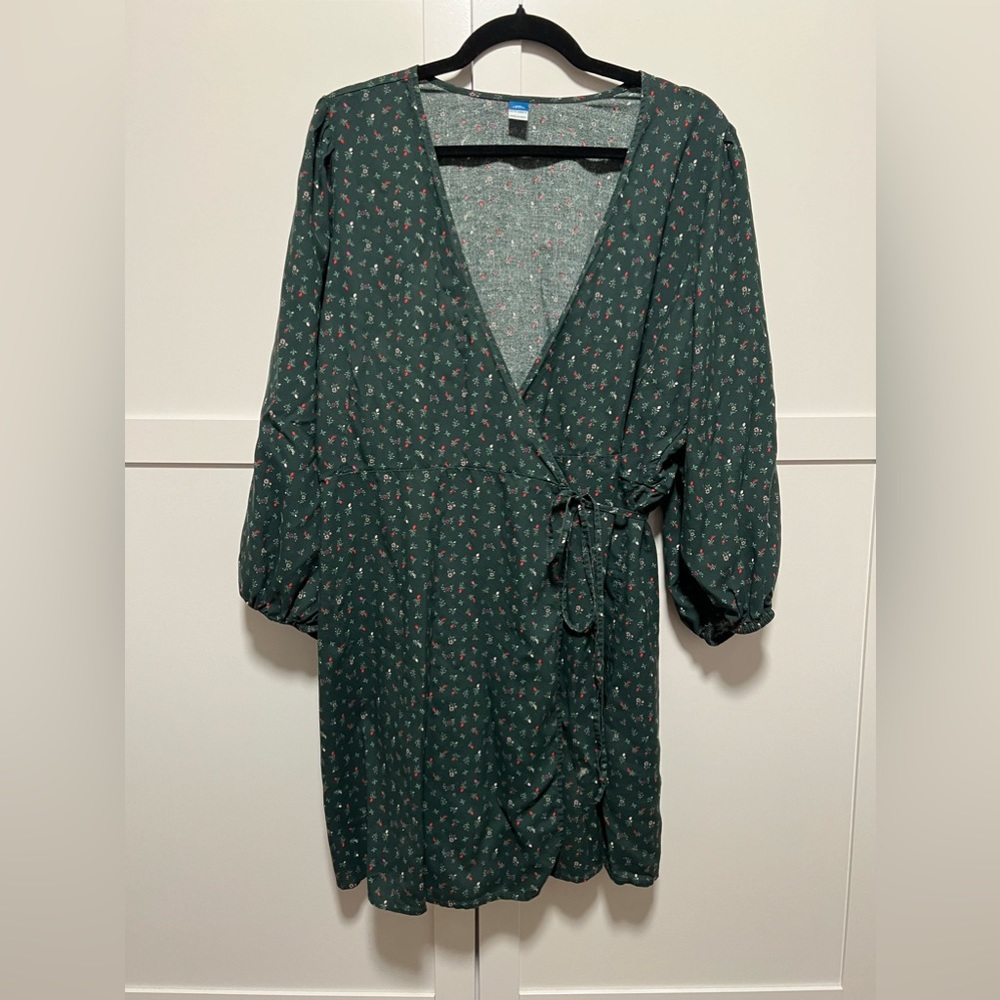 Old Navy Floral Print Wrap Dress